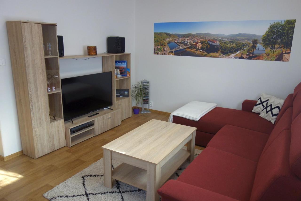 Pod Chlumem - Utulny Byt V Blizkosti Centra Decin Exterior photo